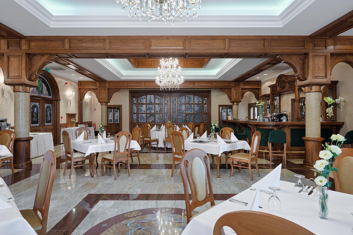 Hotel Palac Poledno Exteriér fotografie