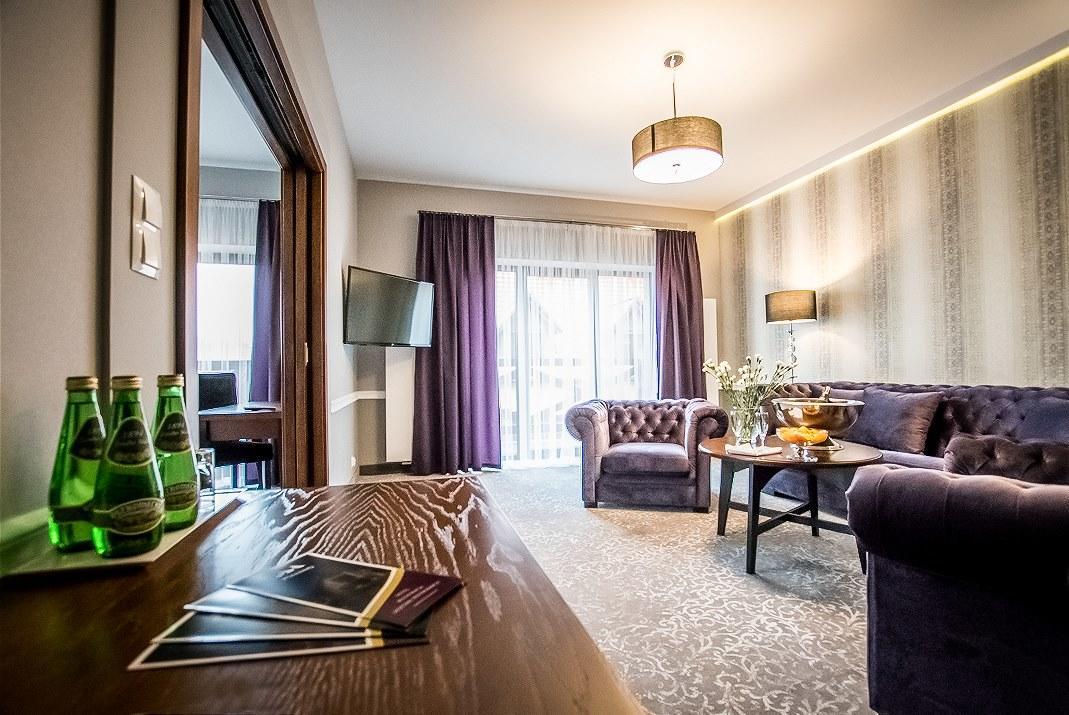 Hotel Palac Poledno Exteriér fotografie